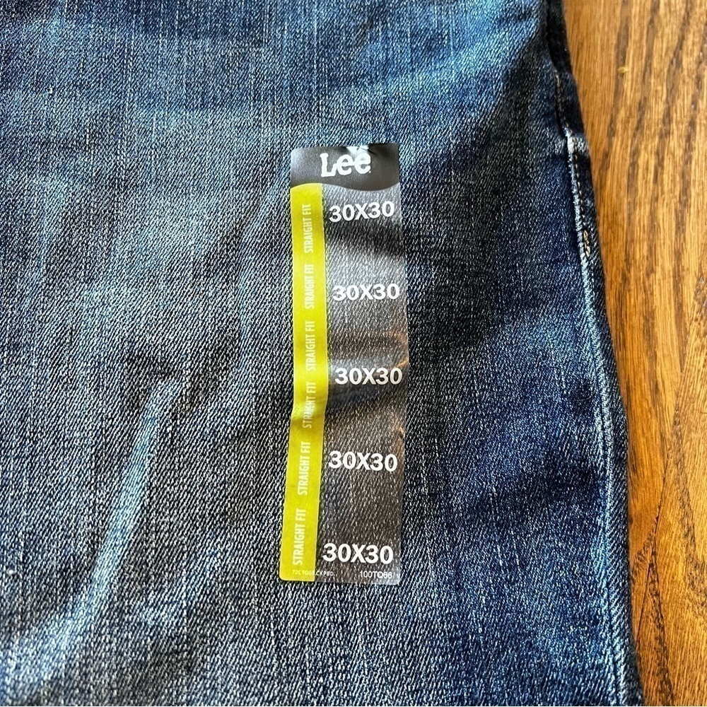 NWT Lee extreme motion straight fit tapered leg 30 x 30 jeans - Picture 4 of 6